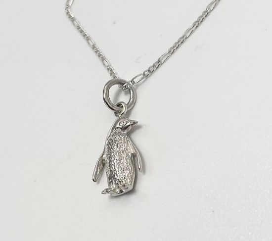 Imagen de Dije pingüino con cadena.