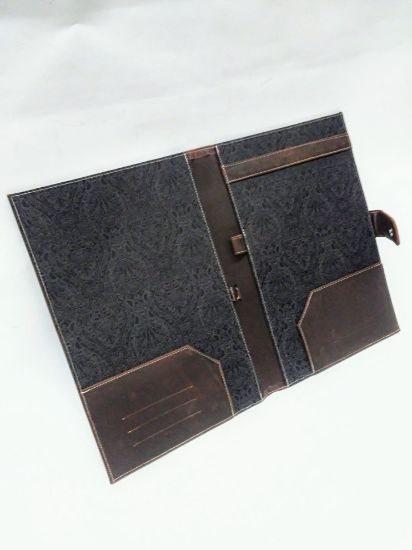 Imagen de CARPETA DE PIEL OFICIO CON BROCHE DE IMÁN