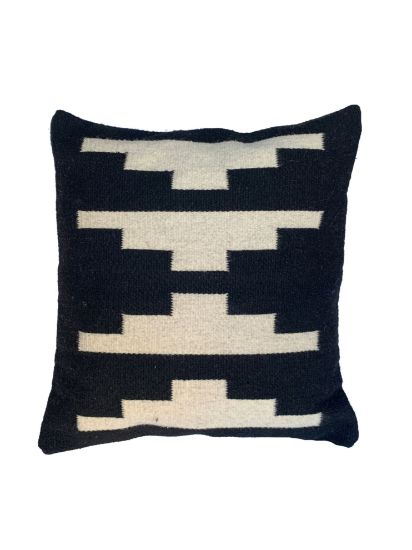 Imagen de Cojin Blanco y Negro Decorativo : Funda de Almahadon con relleno,  Tejido Zapoteco Hecho a Mano 50x50cm 