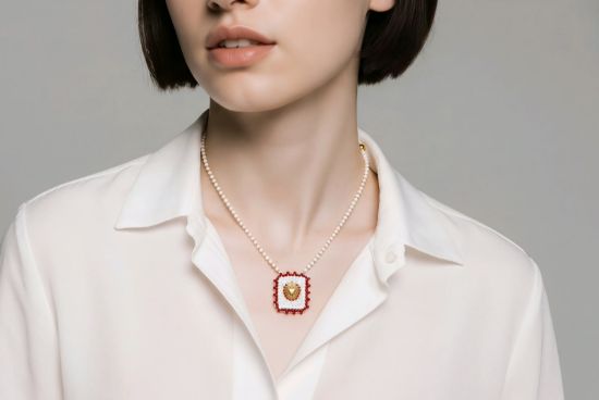 Imagen de Cordel De Luna Collar de pasta con Sagrado Corazón 1 pieza